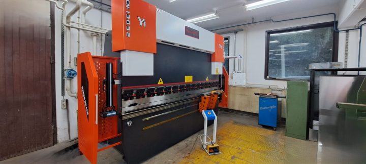 “Nova investicija” 5 osni CNC krivilni stroj HyperBend 13032